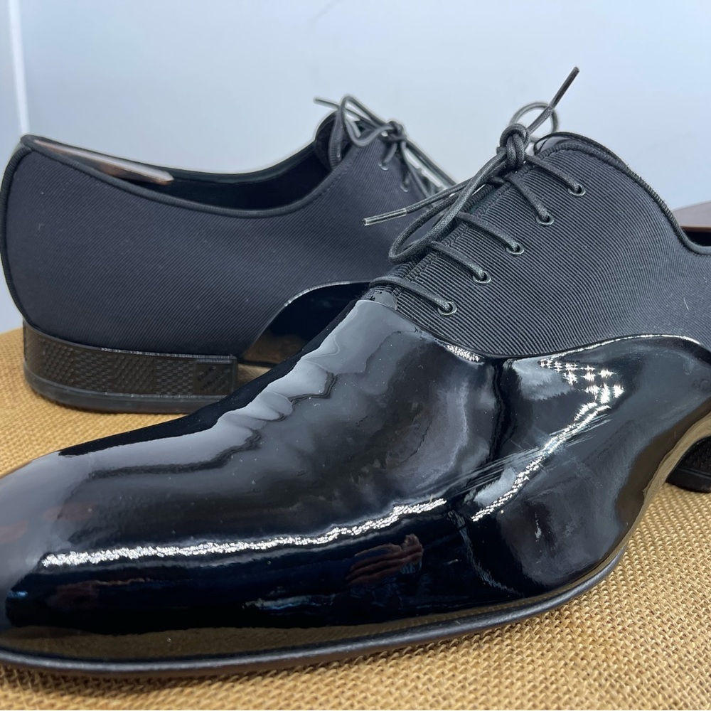 $1030 Mens Louis Vuitton Shoes with LV Store Receipt US 9